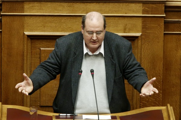 Απέκλεισε το ενδεχόμενο ματαίωσης του δημοψηφίσματος ο Φίλης