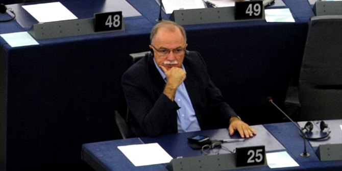 Παπαδημούλης: Το Eurogroup παίζει με τη φωτιά