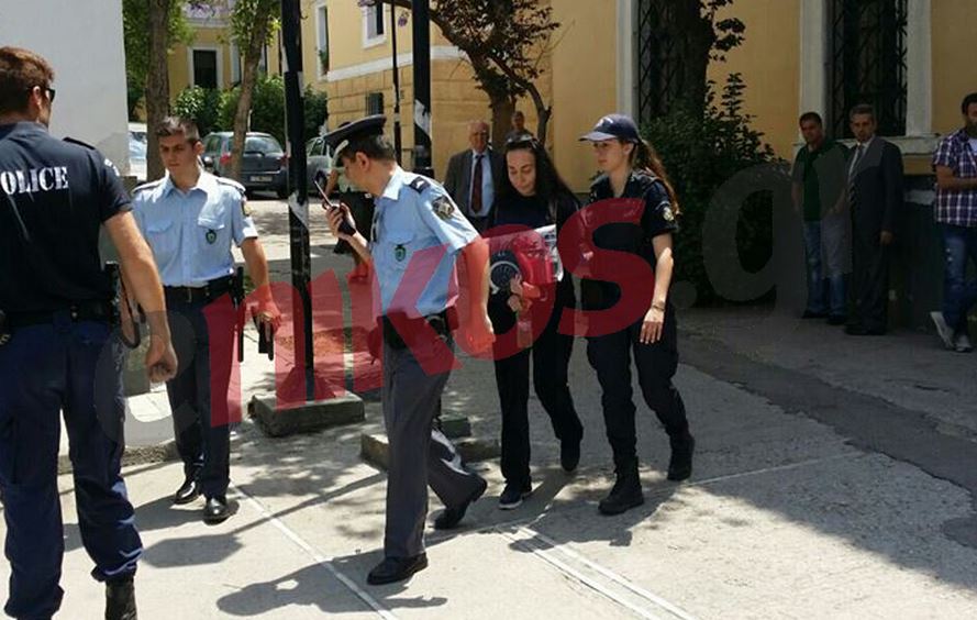 Ενώπιον Ελβετών εισαγγελέων η πρώην και η νυν σύζυγος του Άκη – ΦΩΤΟ