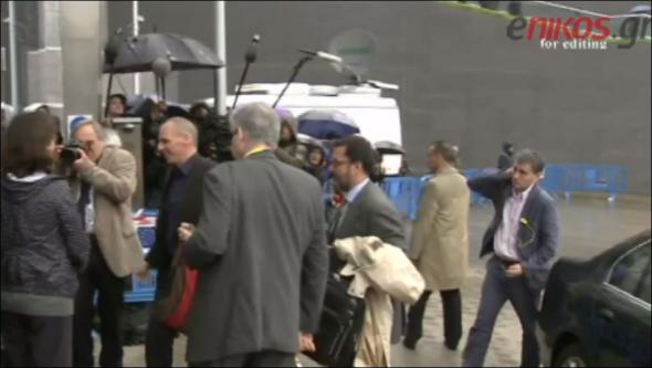 Ο Βαρουφάκης αποχώρησε από το Eurogroup χωρίς να κάνει δηλώσεις