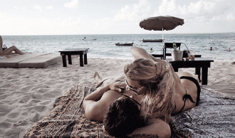 Γιατί το καλοκαίρι ενδιαφερόμαστε περισσότερο για το σεξ;