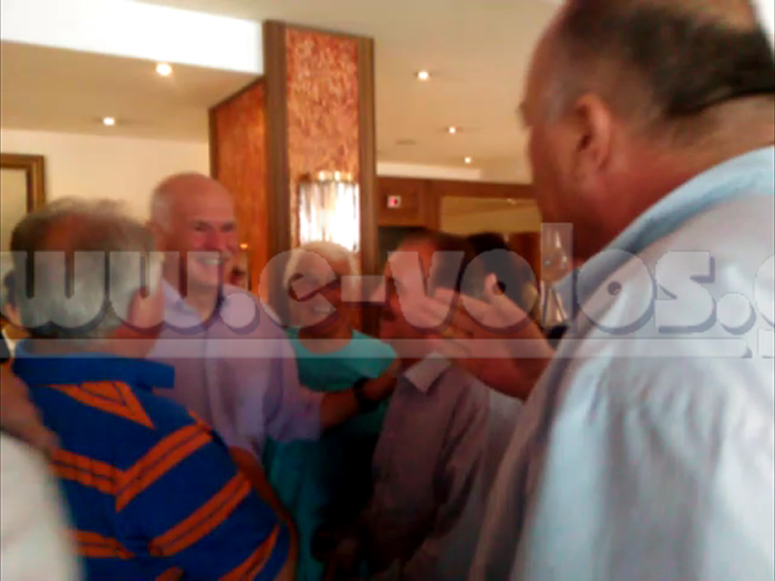 Ο Μπέος επιχείρησε να επιτεθεί στον Γιώργο Παπανδρέου – ΒΙΝΤΕΟ