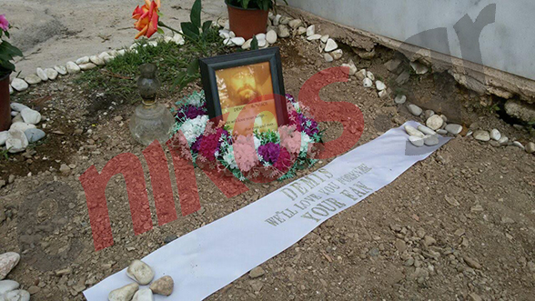 Σοκ από την εικόνα του τάφου του Ντέμη Ρούσσου – ΦΩΤΟ