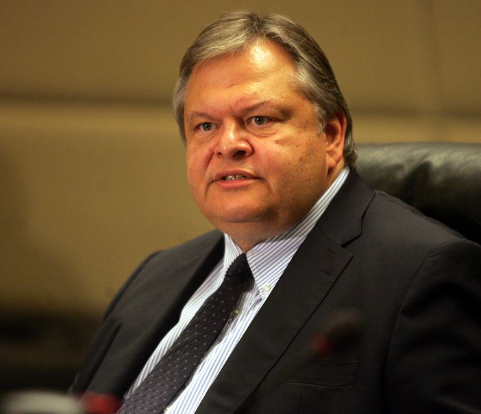 Βενιζέλος: Ο Τσίπρας είναι εγκλωβισμένος