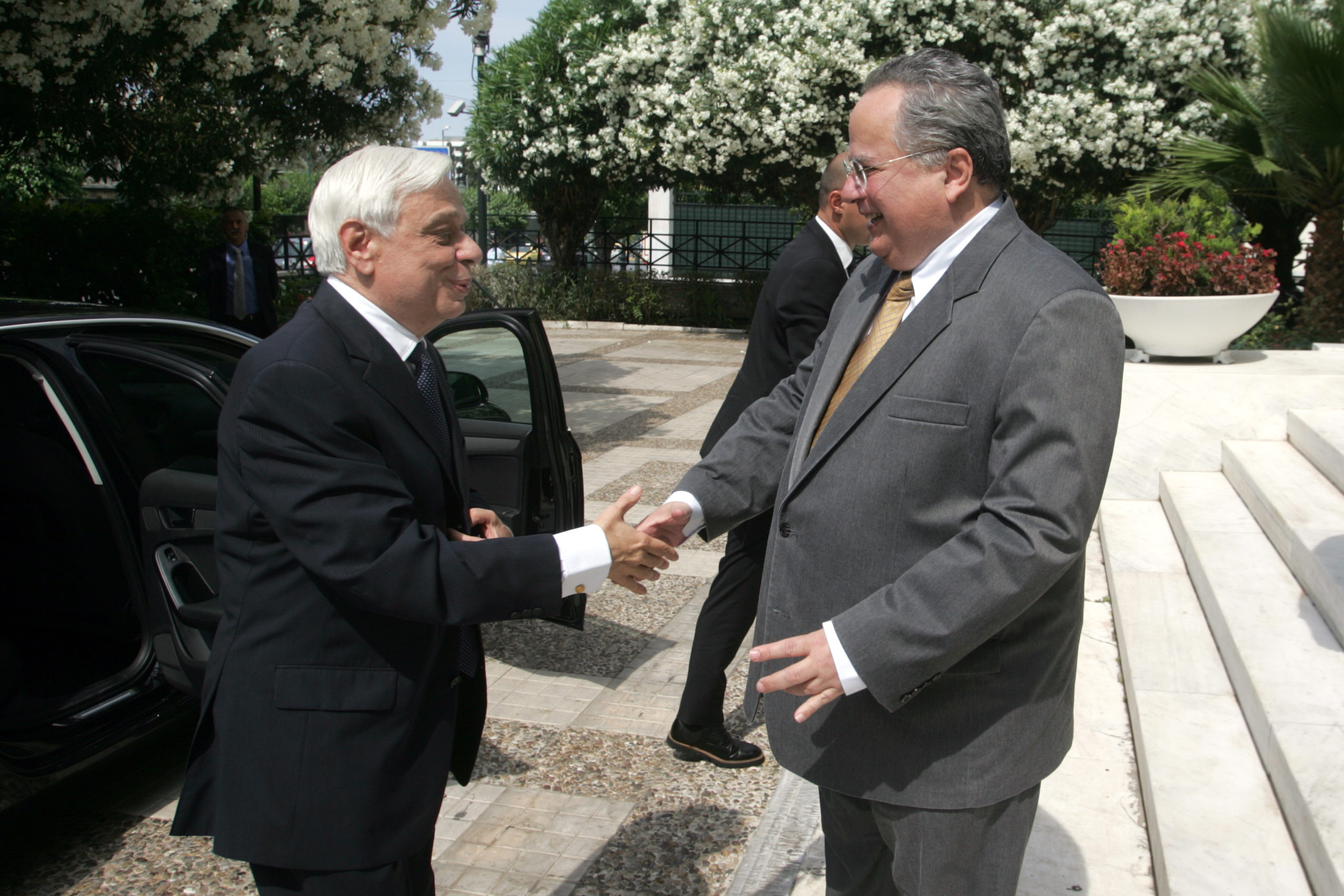 Παυλόπουλος: Θα μείνουμε στην ΕΕ και στην Ευρωζώνη