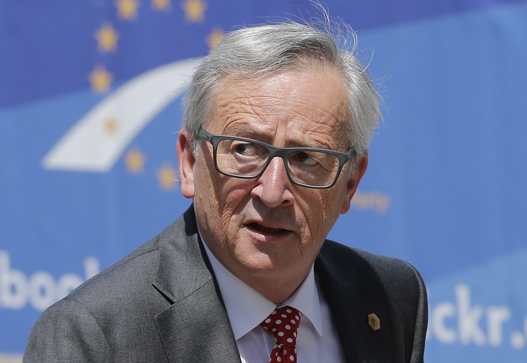 Γιούνκερ: Δεν λειτουργούμε με τελεσίγραφα