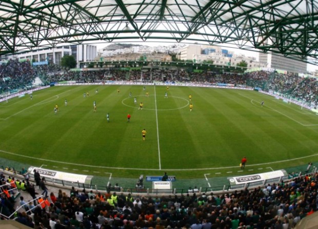 Ποιος πρώην Πρωθυπουργός βρέθηκε στις εξέδρες της Λεωφόρου – ΦΩΤΟ