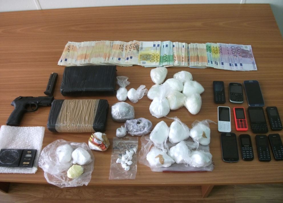 Μετέφεραν κοκαΐνη σε κρύπτες αυτοκινήτων