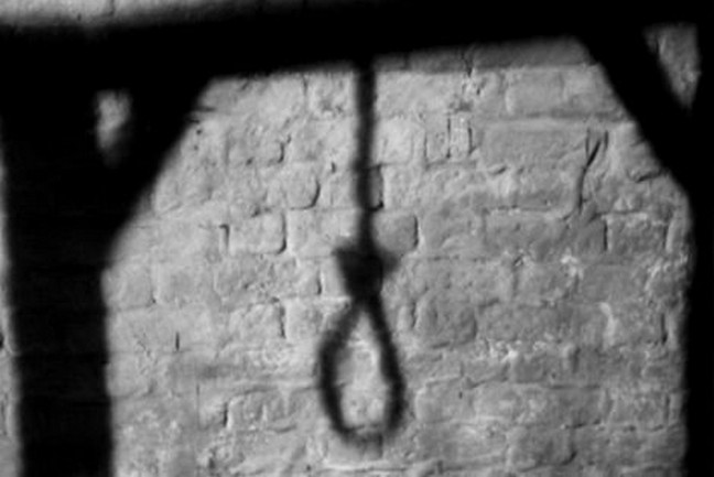 Νέο σοκ από το Ισλαμικό Κράτος – Κρέμασαν σε πάσσαλο δύο αγόρια