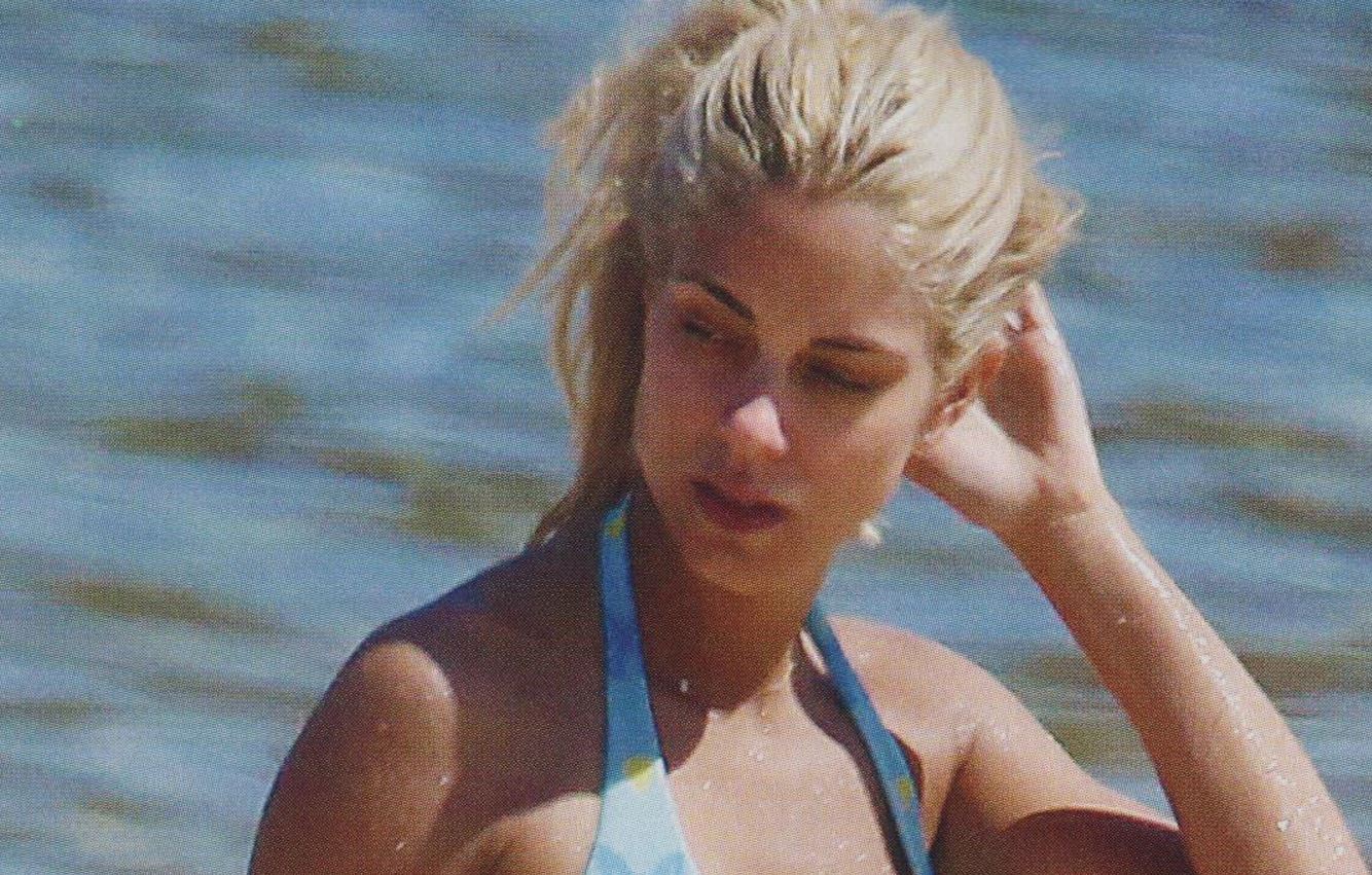 Η Δούκισσα Νομικού στην παραλία – ΒΙΝΤΕΟ