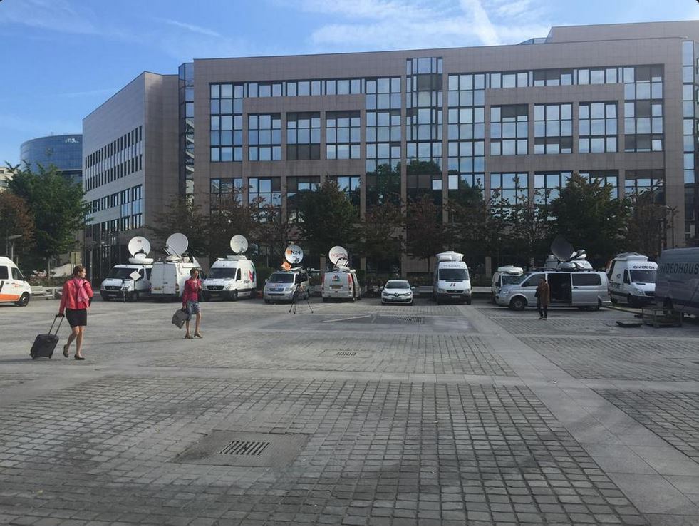 Η “μάχη” των διεθνών ΜΜΕ στις Βρυξέλλες – ΦΩΤΟ