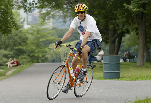 Ο Τζον Κέρι θα περάσει τη νύχτα στο νοσοκομείο