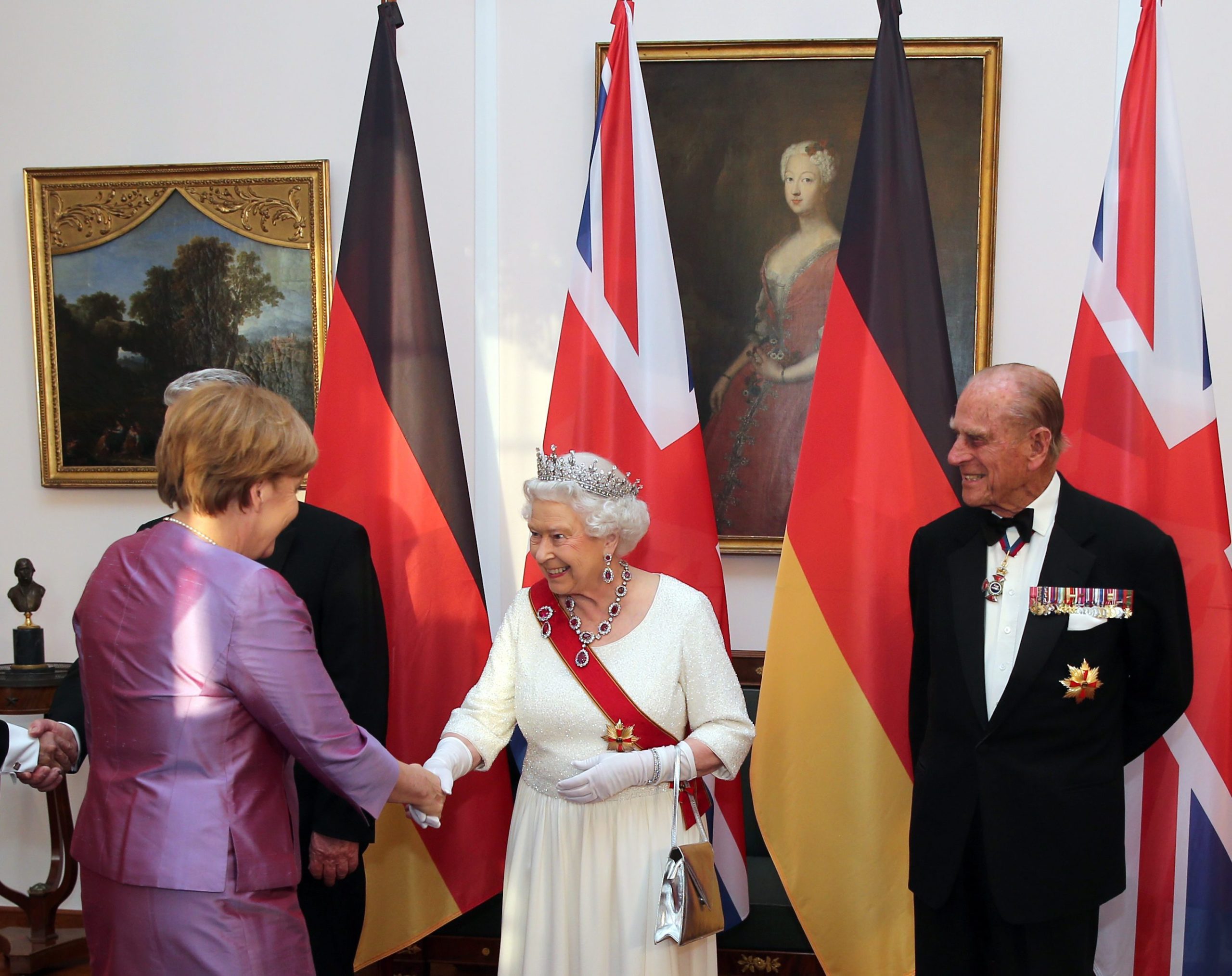 Βασίλισσα Ελισάβετ: Η Ευρώπη πρέπει να αποφύγει τη διάσπαση