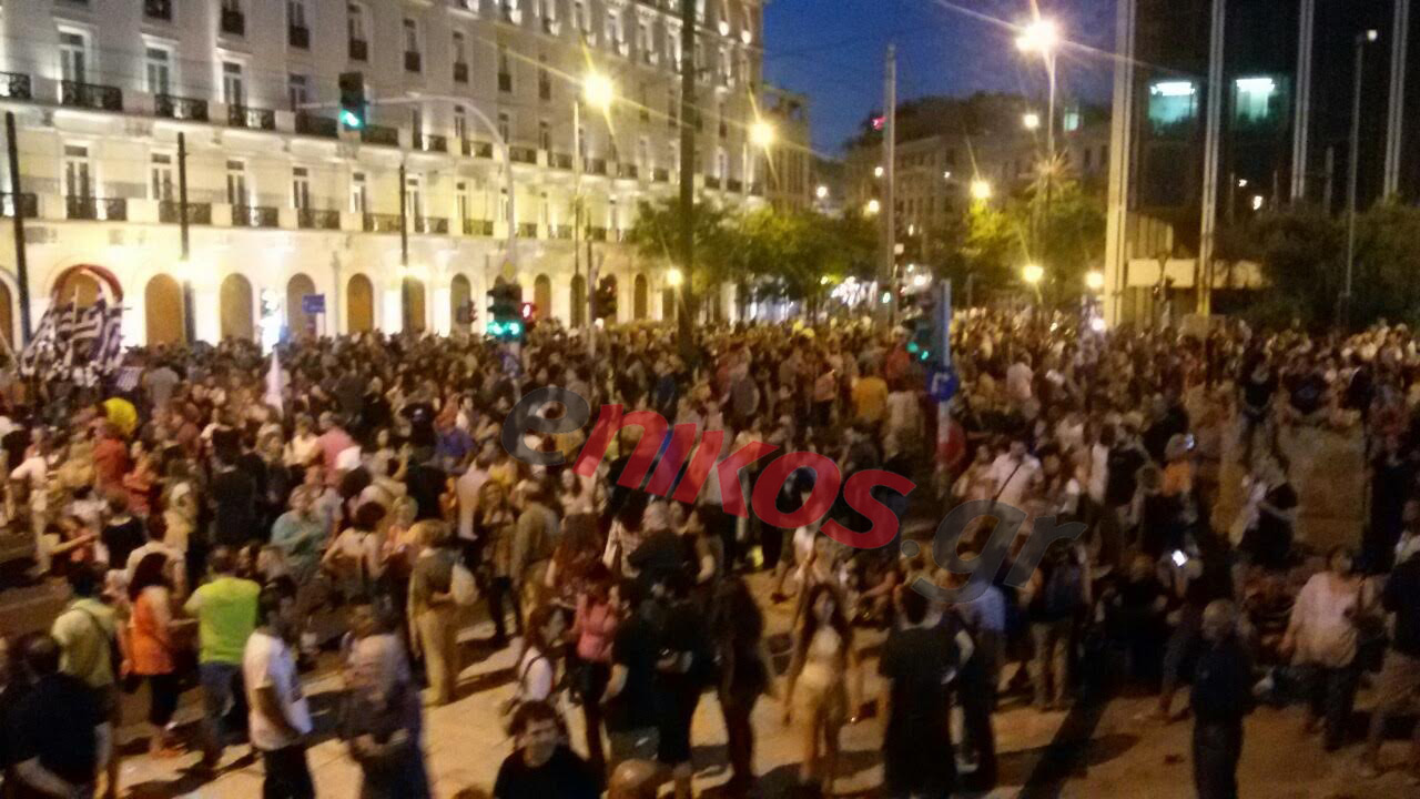 Ο Πολ Μέισον στην Αθήνα: Ανάβει η πολιτική αντιπαράθεση στις γειτονιές – ΒΙΝΤΕΟ