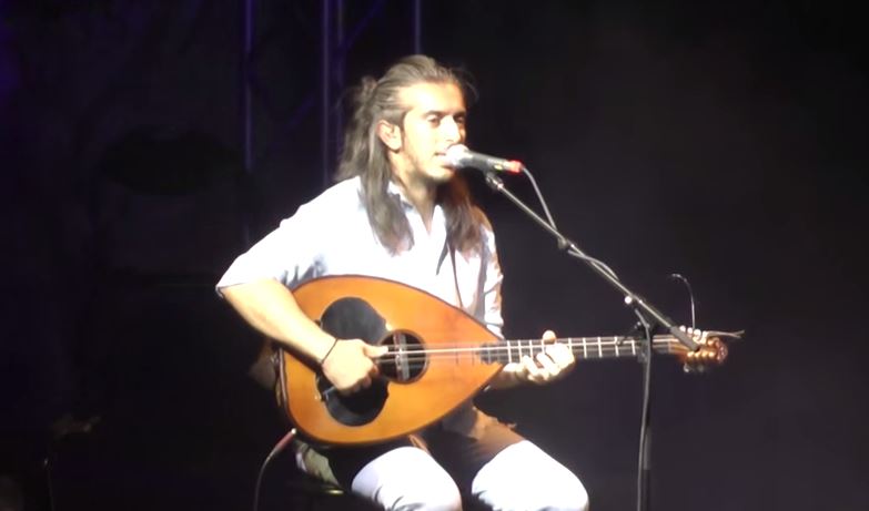 Η συγκινητική αφιέρωση του Χαρούλη στον Βαγγέλη Γιακουμάκη – ΒΙΝΤΕΟ