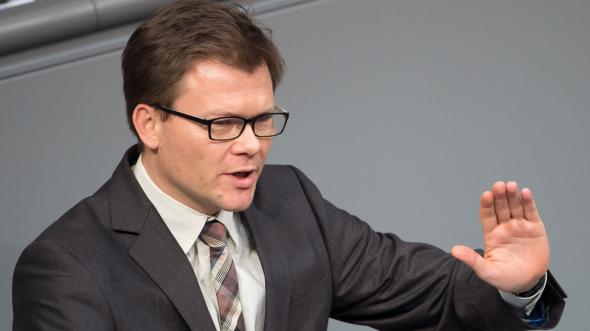 Σνάιντερ: Η σχέση Σόιμπλε-Μέρκελ θυμίζει τη σχέση Βαρουφάκη-Τσίπρα