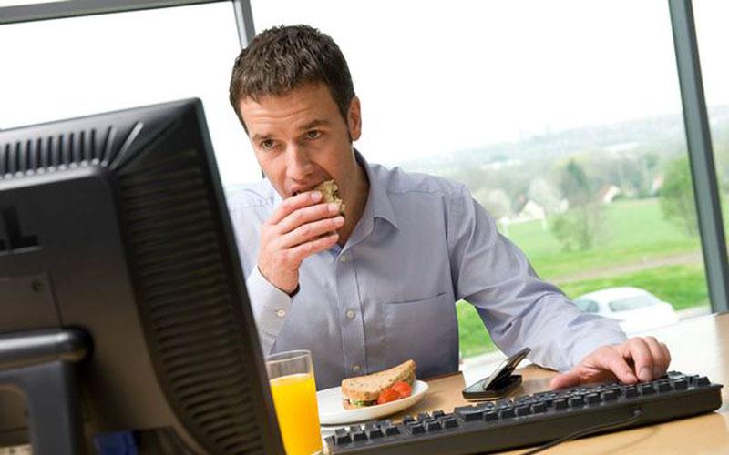 Κάνετε δουλειά γραφείου; Να είστε τουλάχιστον 2 ώρες όρθιοι