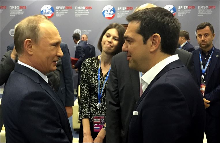 Η χειραψία και τα χαμόγελα Τσίπρα – Πούτιν – ΦΩΤΟ