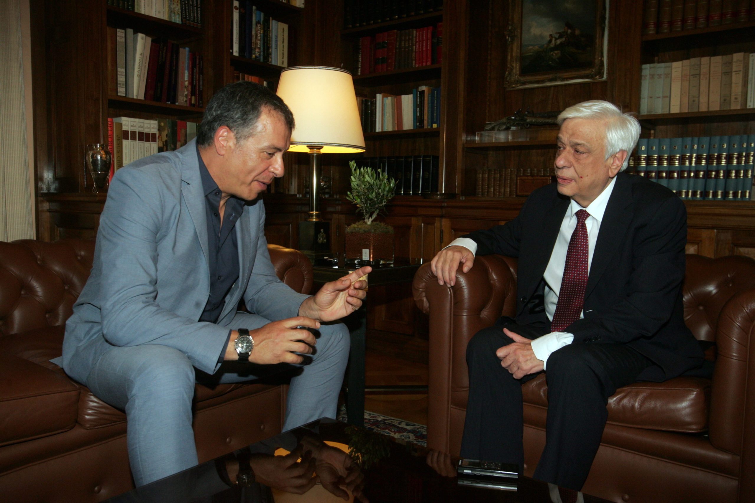 Παυλόπουλος: Η εντολή του λαού είναι η παραμονή της χώρας στην ΕΕ