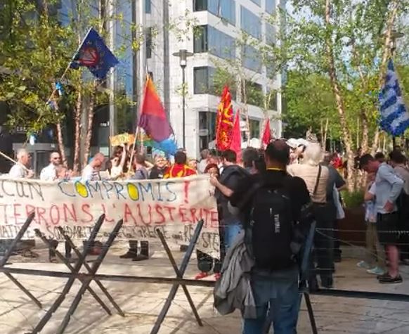 Διαδήλωση κατά της τρόικας έξω από τη Σύνοδο Κορυφής – ΒΙΝΤΕΟ