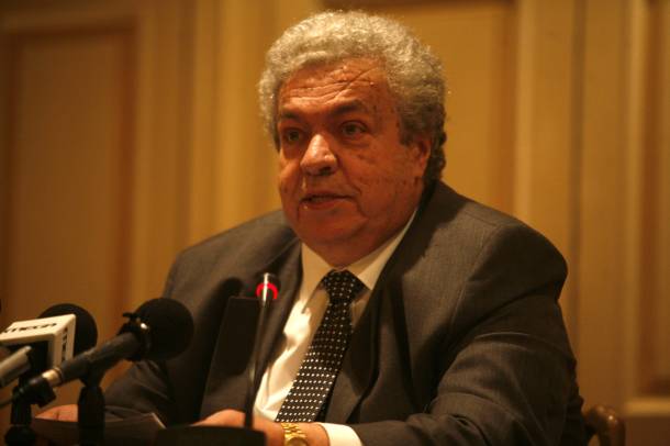 Ξαφνική αδιαθεσία του πρώην Γενικού της ΕΛΣΤΑΤ στην εξεταστική για τα μνημόνια