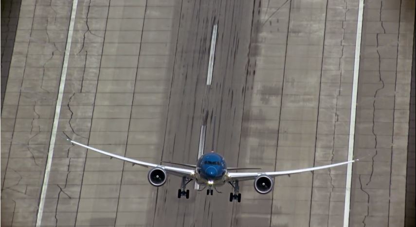 Καθηλώνει η κάθετη απογείωση ενός Boeing 787-9 Dreamliner – ΒΙΝΤΕΟ