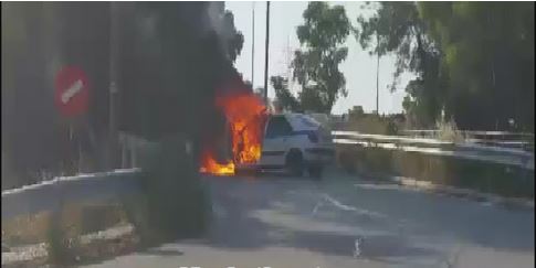 Φωτιά σε περιπολικό στον Ισθμό της Κορίνθου – ΒΙΝΤΕΟ
