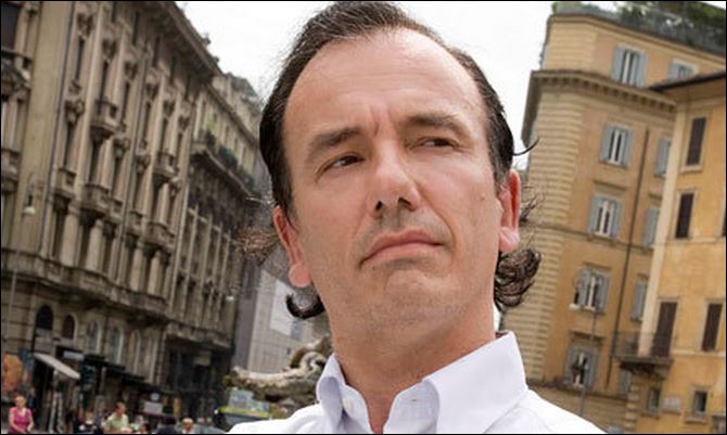 Ο Ιταλός φαρσέρ του Twitter ξαναχτύπησε με “θύμα” τον Λαφαζάνη