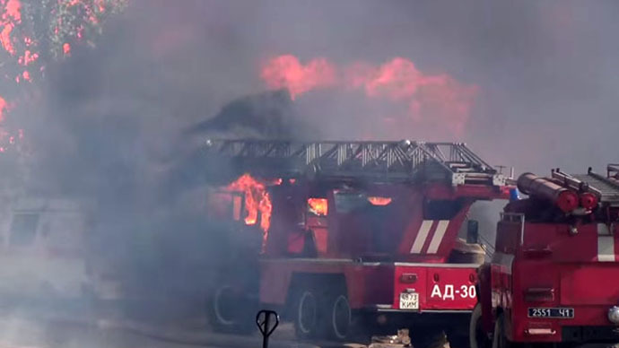 Τρεις πυροσβέστες αγνοούνται από τη μεγάλη πυρκαγιά στο Κίεβο