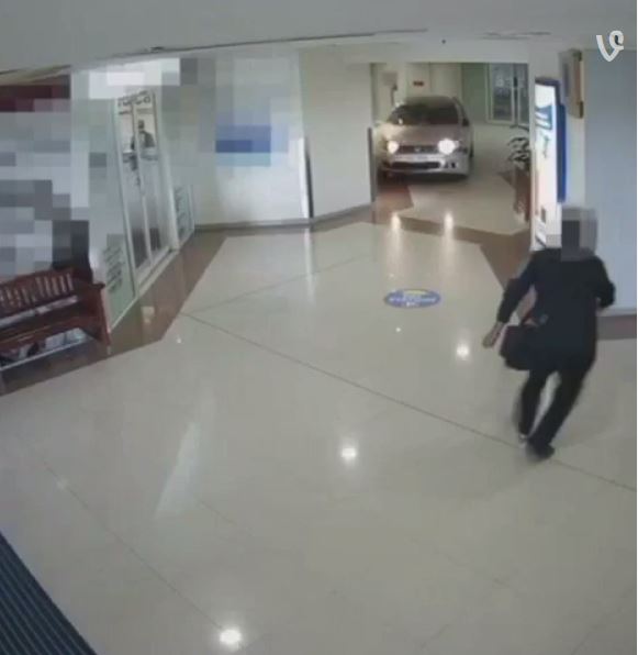 Μπήκε με το ιχ του σε εμπορικό κέντρο – ΒΙΝΤΕΟ