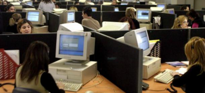 Σε υποχρεωτική άδεια ωθούν τους εργαζόμενους