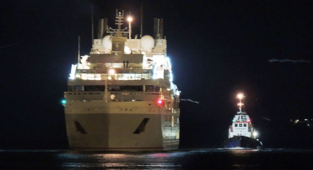 Τεράστιο κρουαζιερόπλοιο στο λιμάνι στου Πειραιά- ΒΙΝΤΕΟ