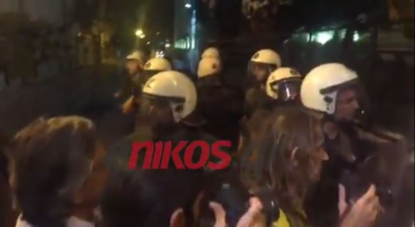 Νέο ΒΙΝΤΕΟ από τα επεισόδια στο Σύνταγμα