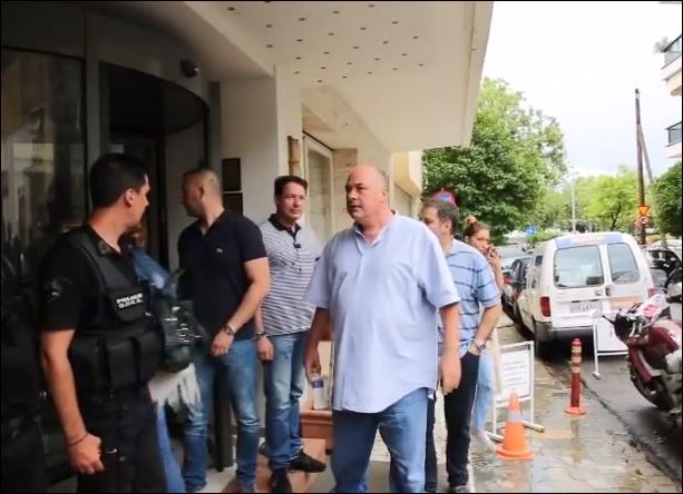 Νέο βίντεο από την επίθεση του Μπέου στον Παπανδρέου