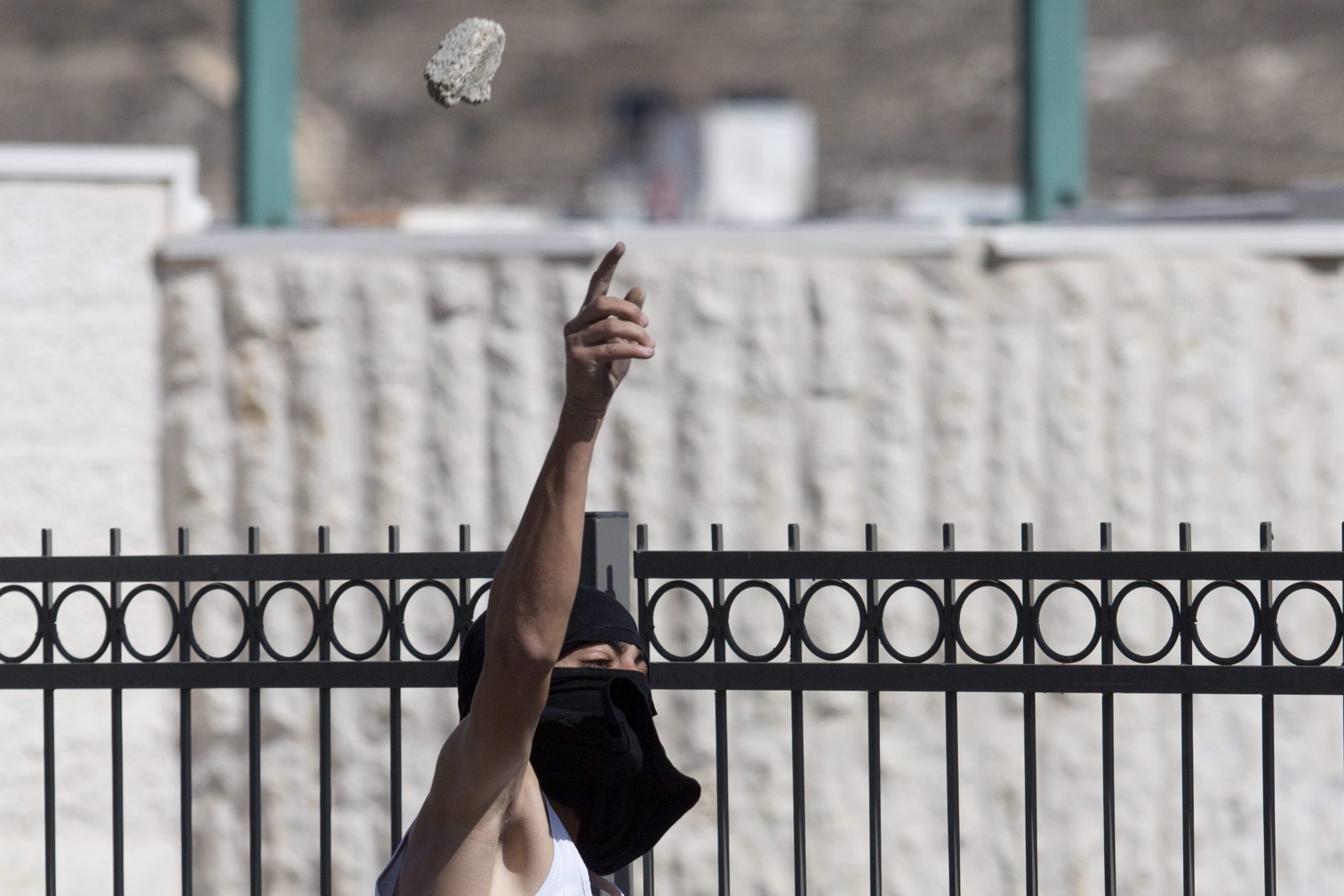 Ισραήλ- Κάθειρξη δέκα ετών σε όσους… πετούν πέτρες σε οχήματα