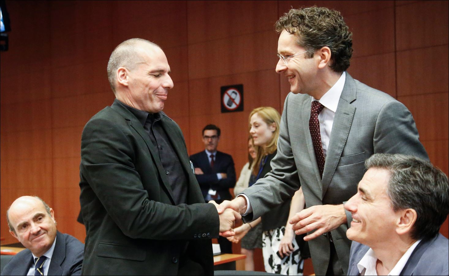 WSJ: Χωρίς τον Βαρουφάκη θα συνεχιστεί το Eurogroup