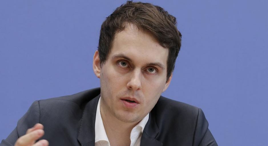 Κίντλερ: “Η αύξηση του ΦΠΑ επιδρά υφεσιακά”