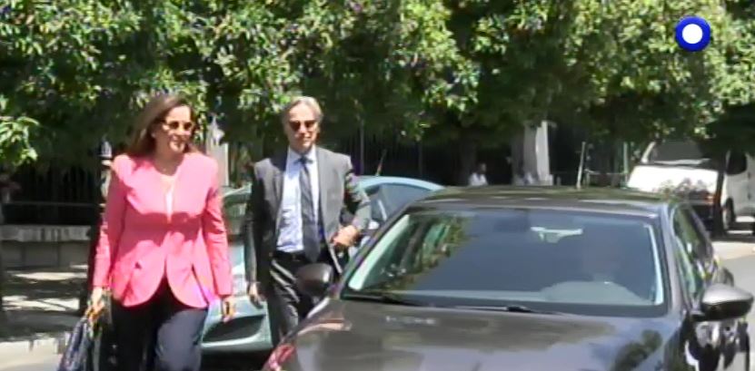 Στο Μαξίμου η Ντόρα Μπακογιάννη – ΒΙΝΤΕΟ