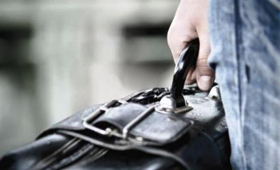 Τι δείχνει έρευνα για τη φυγή νέων στο εξωτερικό