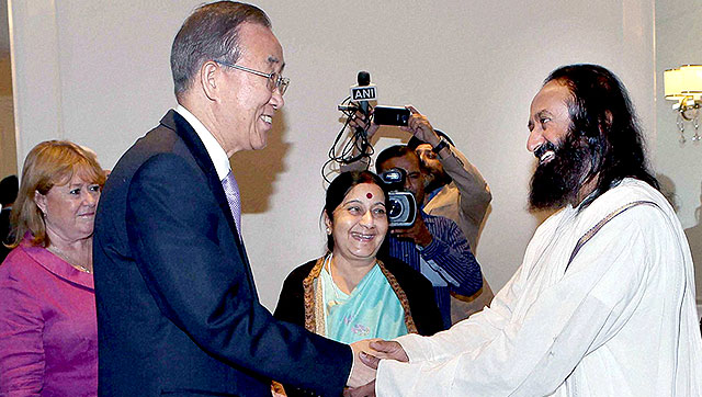 Η γιόγκα του Κι-μουν στην Τάιμς Σκουέαρ – ΦΩΤΟ