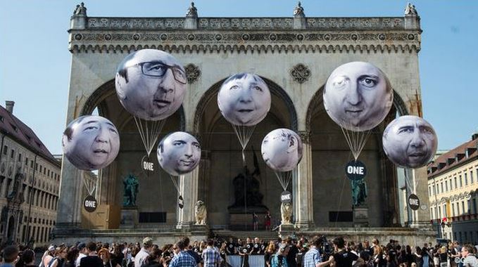 FT: Κρύβουν τις αδυναμίες του ευρωσυστήματος πίσω από την Ελλάδα