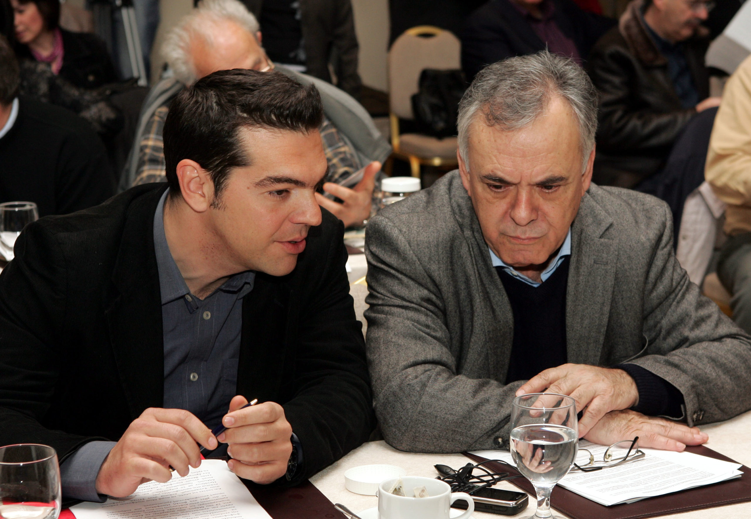 Στις Βρυξέλλες μαζί με τον Τσίπρα ο Δραγασάκης