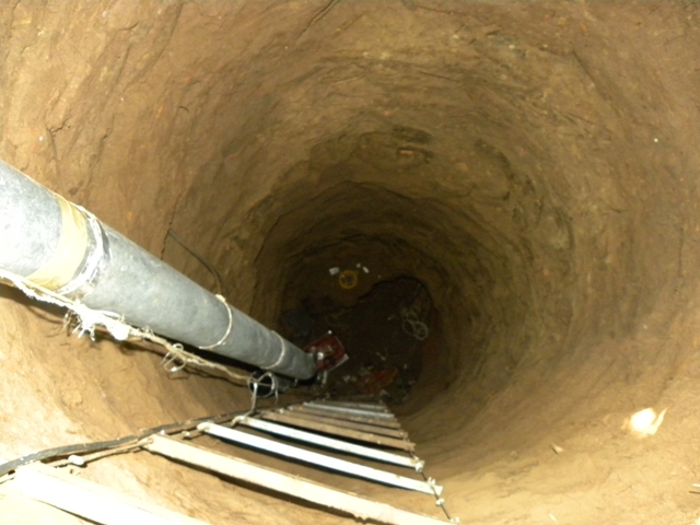 Αρχαιοκάπηλοι παγιδεύτηκαν στο πηγάδι που άνοιξαν – ΦΩΤΟ