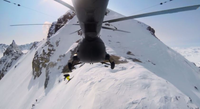 Πήδηξε από ελικόπτερο στον κρατήρα ηφαιστείου – ΒΙΝΤΕΟ