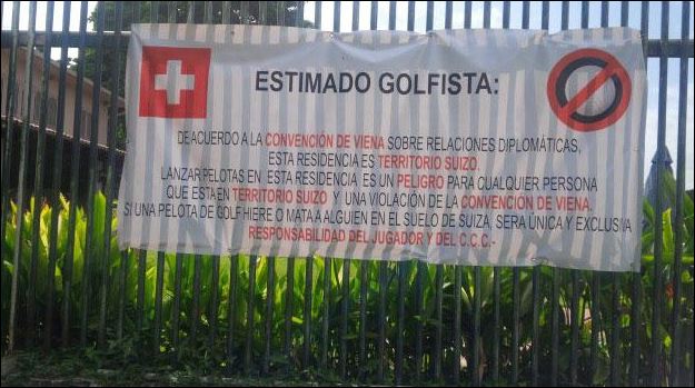 Βενεζουέλα: “Βρέχει”… μπάλες του γκόλφ στην κατοικία της πρέσβειρας της Ελβετίας