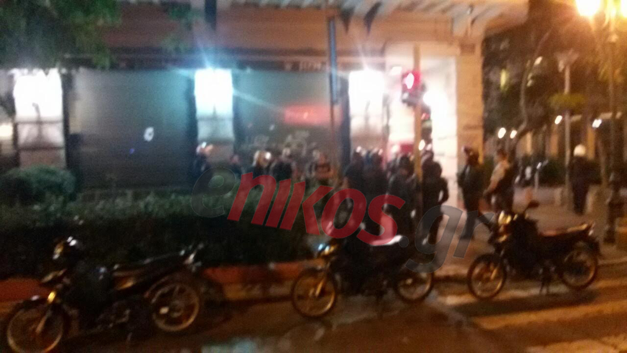 Περισσότερες από 30 προσαγωγές για τα επεισόδια στο Σύνταγμα – ΦΩΤΟ