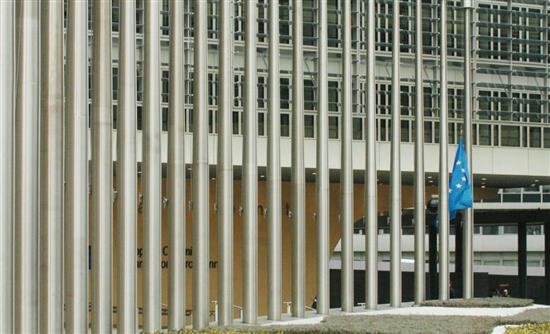 Κομισιόν: Δεν αναμένεται τελικό αποτέλεσμα από τη συνάντηση Τσίπρα – Γιούνκερ