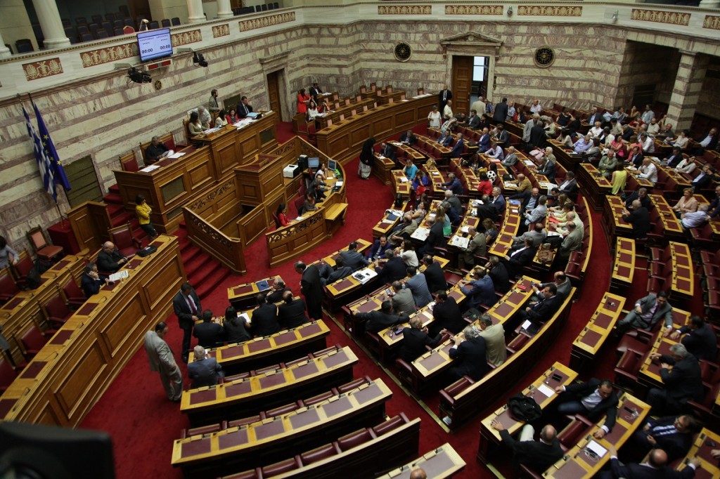 ΑΠΕΥΘΕΙΑΣ – Η ψηφοφορία στη Βουλή για το δημοψήφισμα