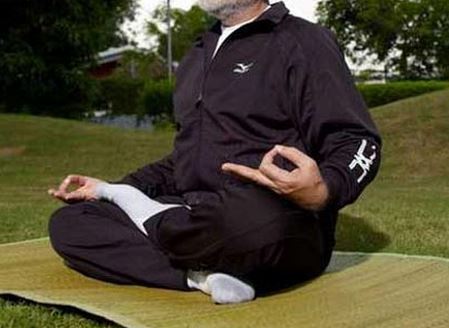 Ποιος Πρωθυπουργός έκανε δημόσια Γιόγκα – ΦΩΤΟ