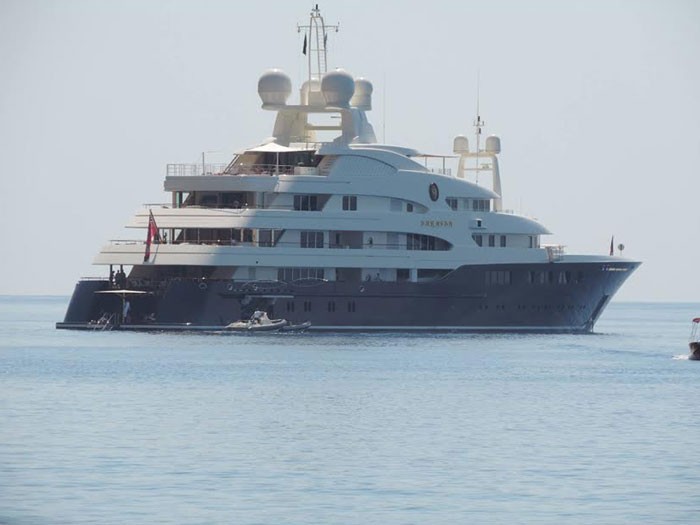 Ο πρίγκιπας με την εντυπωσιακή θαλαμηγό στην Κρήτη – ΦΩΤΟ – ΒΙΝΤΕΟ